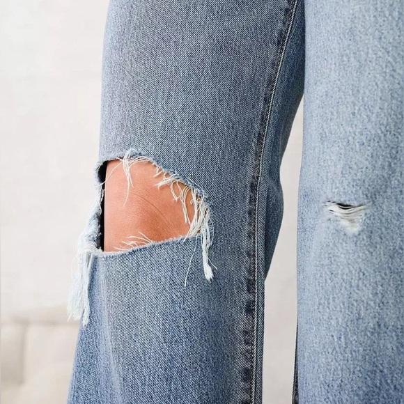 Levi’s| High Loose Flare Jeans - Picture 4 of 9